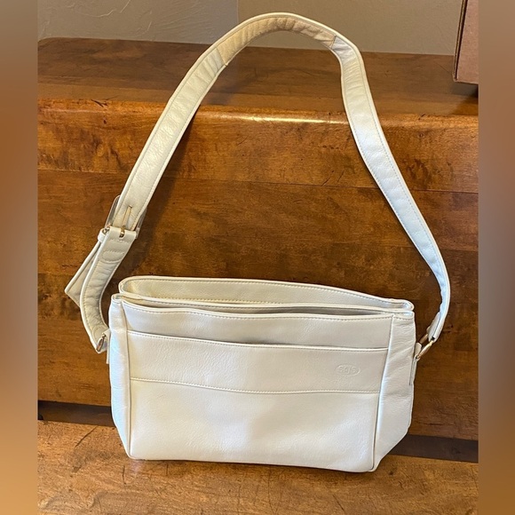 Vtg SAS Cream Pebbled Leather Made in the USA Shoulder Bag - Picture 1 of 10